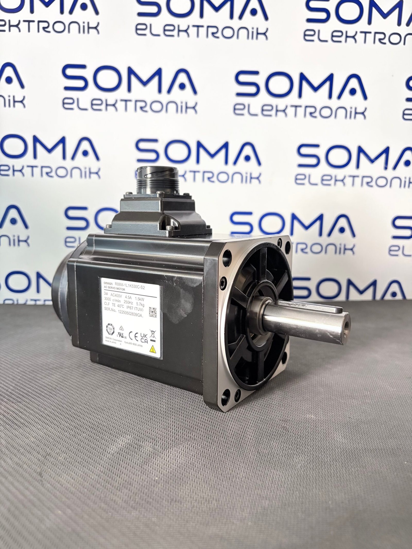 R88M-1L1K530C-S2 OMRON SERVO MOTOR 1.5 kW - Görsel 2